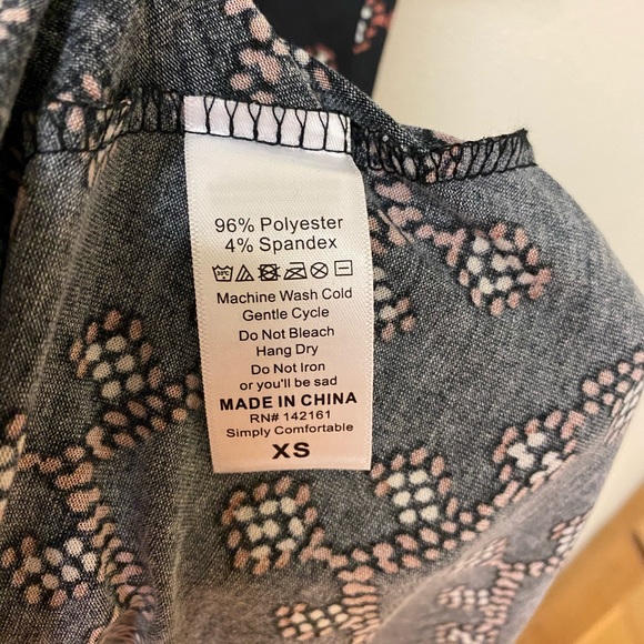 ⚡️FLASH SALE⚡️NWT LuLaRoe Carly Black Chevron XS - Picture 3 of 4